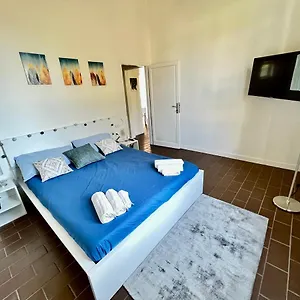 Relax & Design A Pochi Passi Dalla Stazione , Florencia Italia