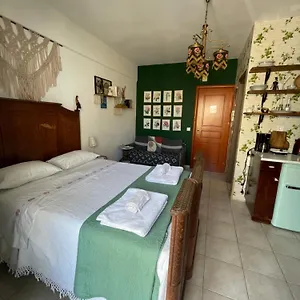 https://studio-21.rethymnohotels.net